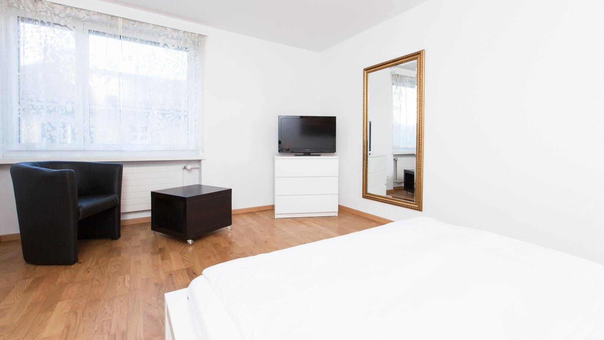 Swiss Star Apartments - Contactless Self Check-In Цюрих Экстерьер фото