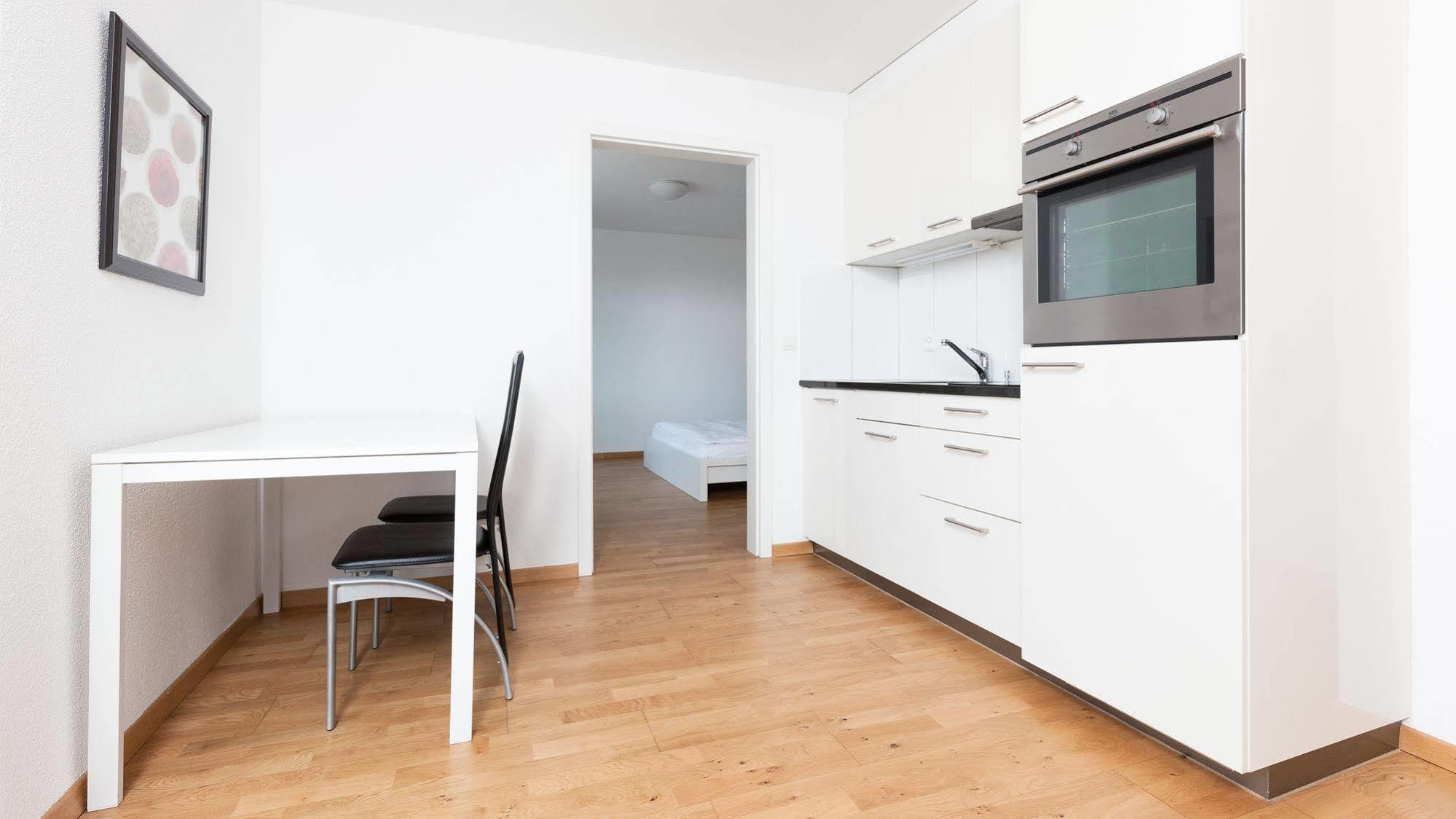 Swiss Star Apartments - Contactless Self Check-In Цюрих Экстерьер фото